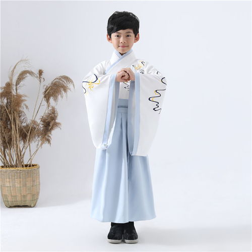 漢韻童心 男童漢服與國學(xué)新風(fēng)尚